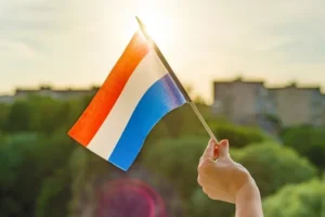 اخذ اقامت هلند از طریق تمکن مالی