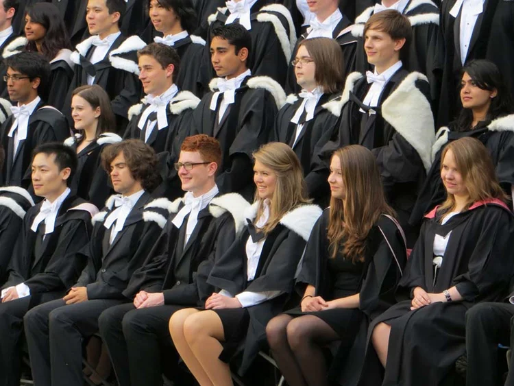 فارغ التحصیلان دانشگاه کمبریج