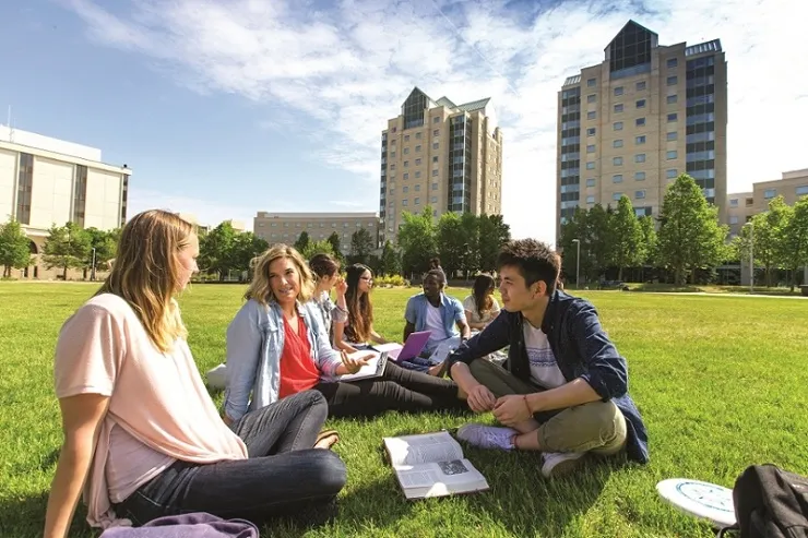 تحصیل در دانشگاه رجینا کانادا