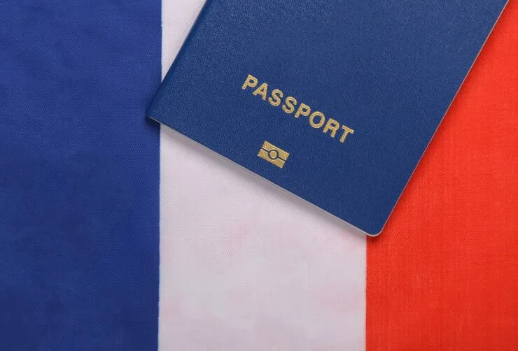 همه چیز درباره پاسپورت فرانسه