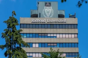 دانشگاه رادبود